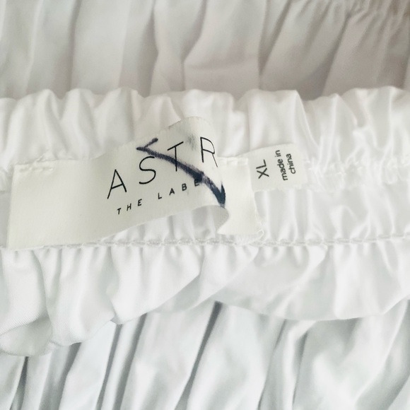 ASTR SAVINA BUBBLE SLEEVE TOP - Picture 5 of 6